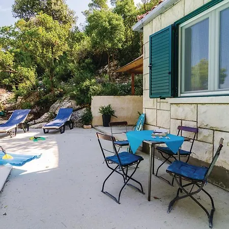 Three-bedroom Holiday In Mljet *