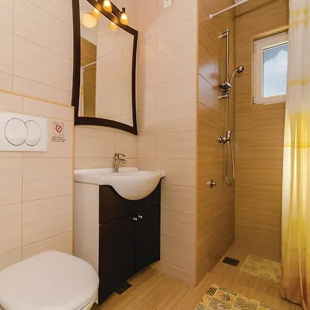 Vikendica Three-bedroom Holiday In Mljet