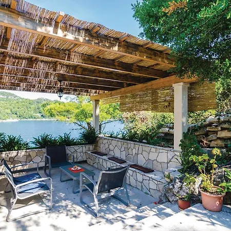 Three-bedroom Holiday In Mljet Nyaraló Sobra