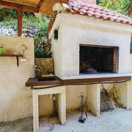 Three-bedroom Holiday In Mljet